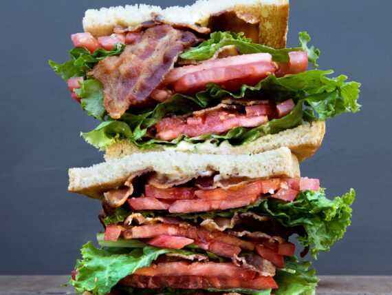 a blt sandwich